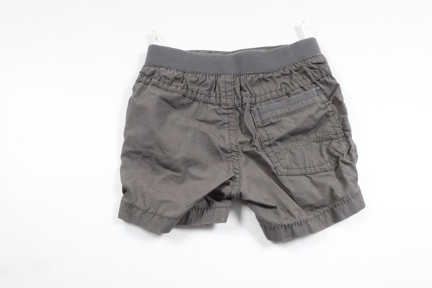 Shorts från Baby Club by C&A - Storlek 62 - Grå