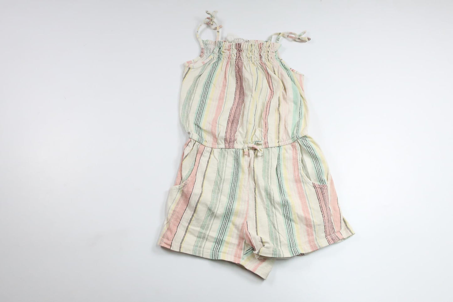 Randig jumpsuit från Kappahl - Storlek 122 - Multi