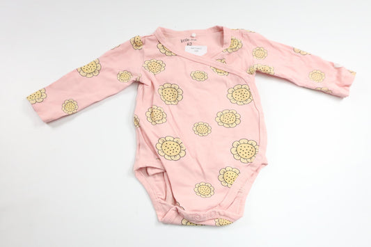 Omlottbody med blommor från Little Me - Storlek 62 - Rosa
