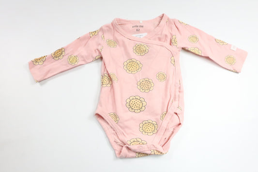 Omlottbody med blommor från Little Me - Storlek 62 - Rosa