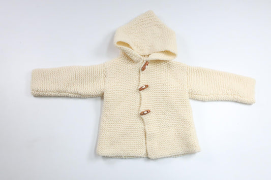 Stickad munkjacka från Hemstickat - Storlek 68/74 - Benvit