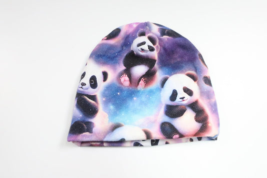 Mössa med pandor från Hemsytt - Storlek 62/68 - Lila