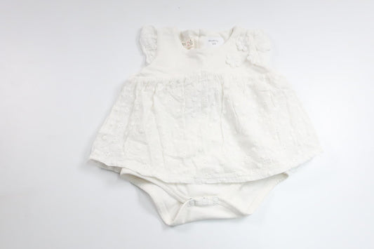 Klänning med inbyggd body från Breexe Girls - Storlek 62/68 - Vit