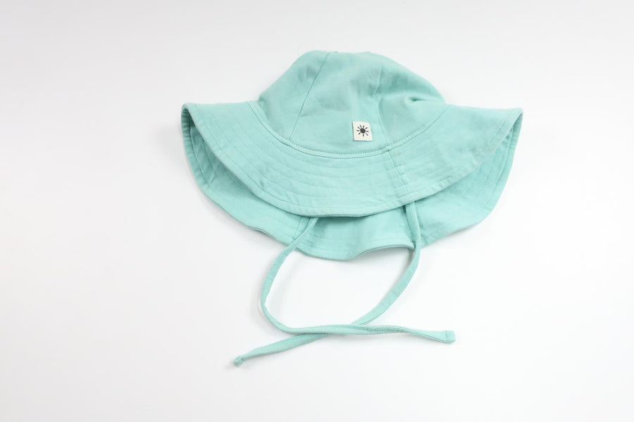 Mjuk solhatt från Lindex - Storlek 44/46 - Blå