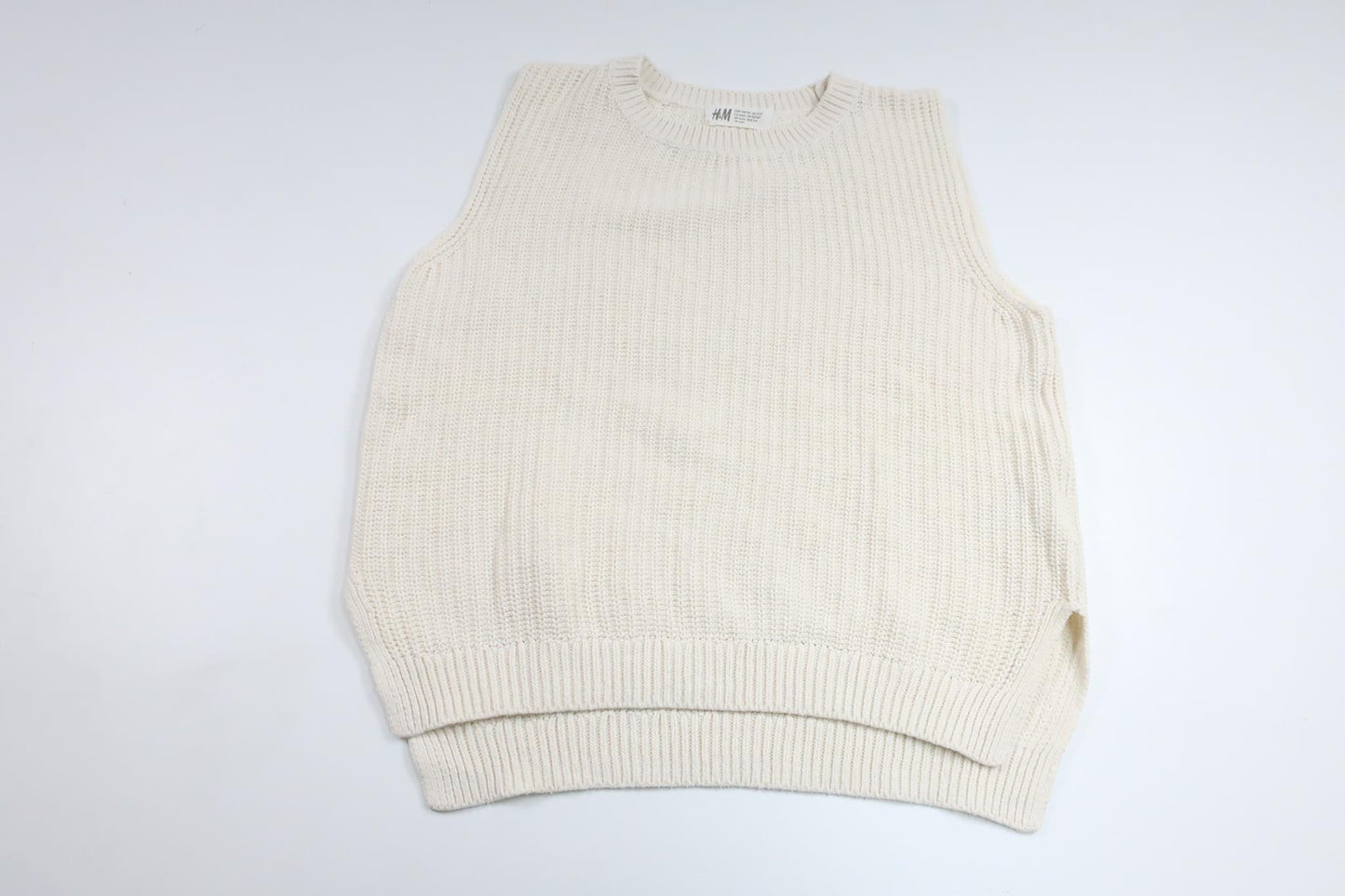 Stickad väst från H&M - Storlek 110/116 - Benvit