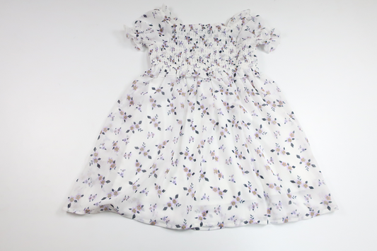 Blommig klänning från Cubus - Storlek 104 - Vit