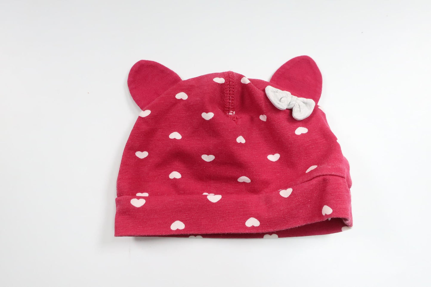 Mössa med hjärtan från H&M - Storlek 50 - Vinröd
