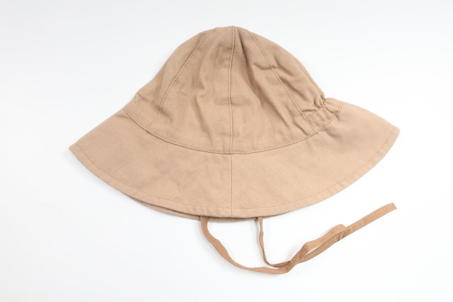 Solhatt från Baby Mocs - Storlek 44/46 - Beige