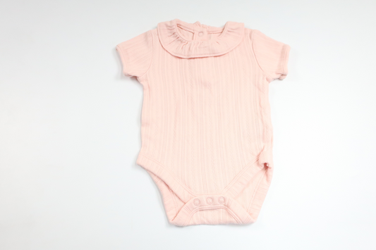 Body med volang från Primark - Storlek 68 - Rosa