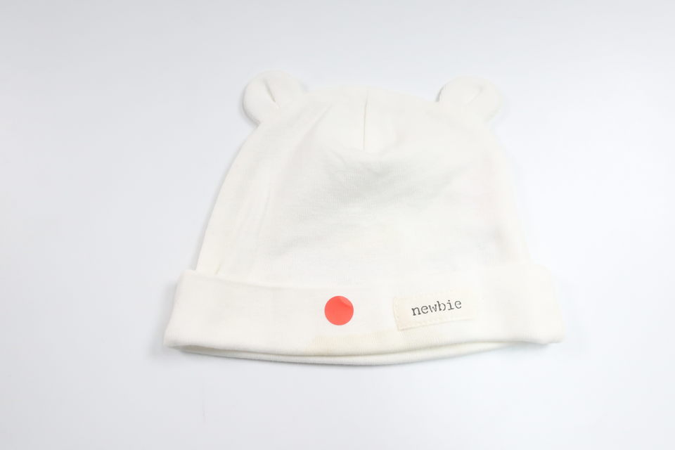 Mössa från Newbie - Storlek 36/38 - Vit