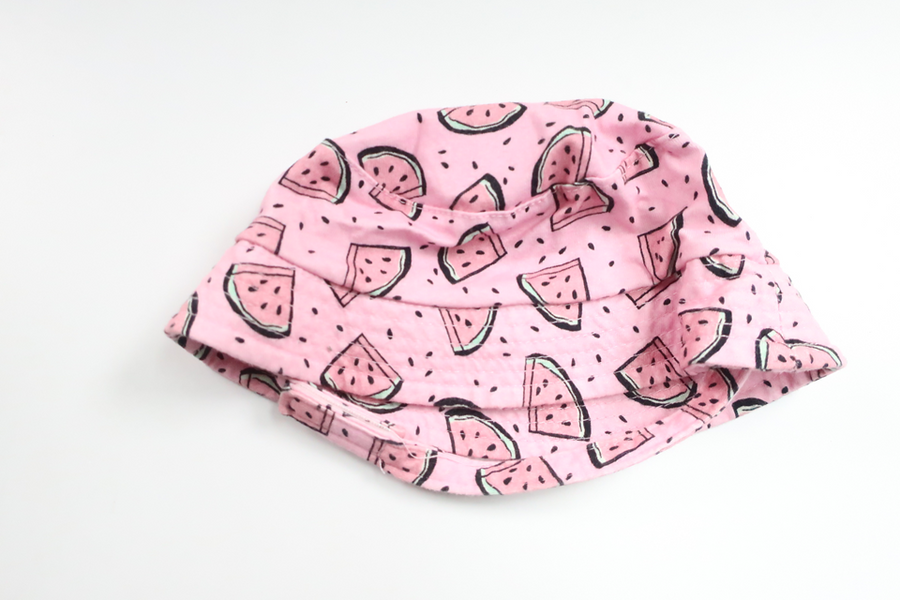 Solhatt med vattenmeloner från ICA I Love Eco - Storlek 74/80 - Rosa