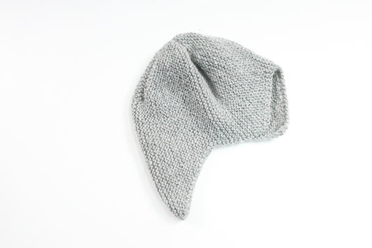 Stickad mössa från Hemstickat - Storlek 50/56 - Grå