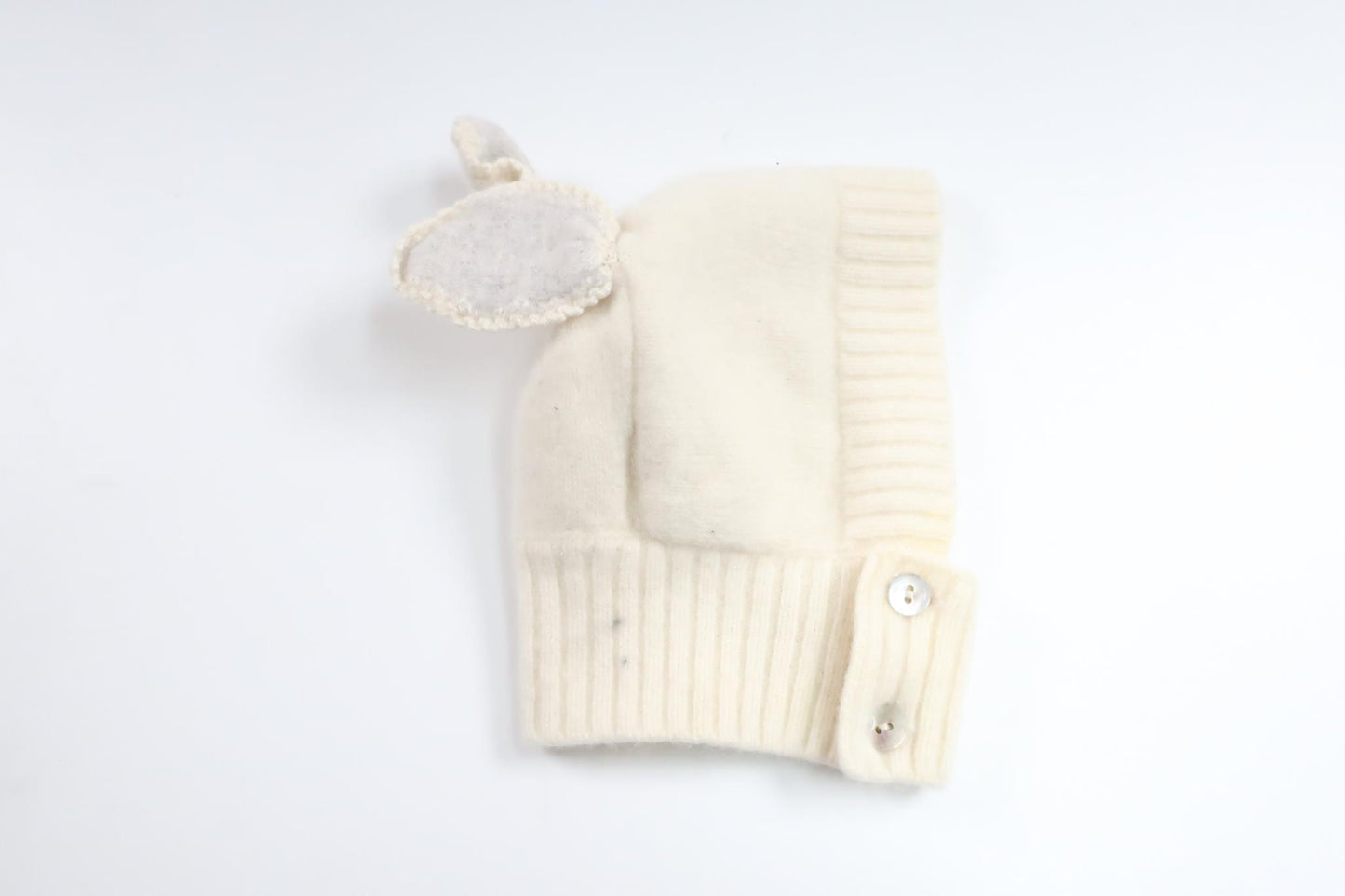 Mössa i 100% kashmir från Lotti P. - Storlek 50/56 - Benvit