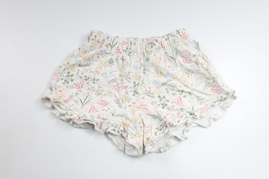 Blommiga shorts från ICA I Love Eco - Storlek 98/104 - Vit