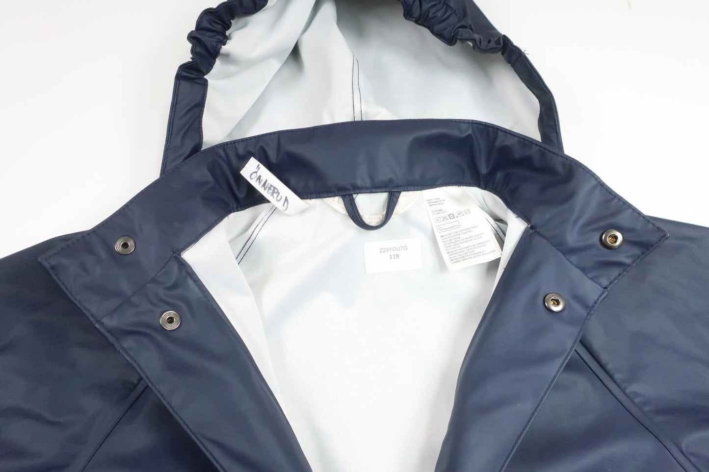 Regnjacka från H&M - Storlek 122/128 - Marinblå