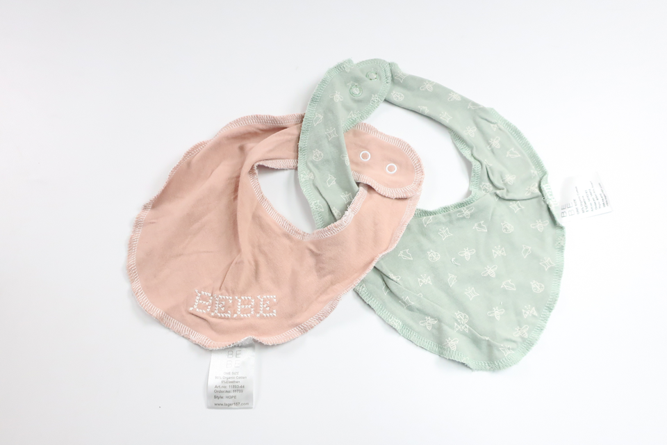 Tvåpack haklappar från BEBE - Storlek One size - Multi