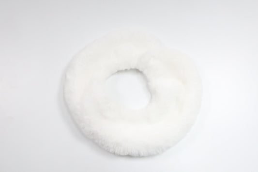 Haklapp i fleece från Kappahl - Storlek 86/92 - Vit