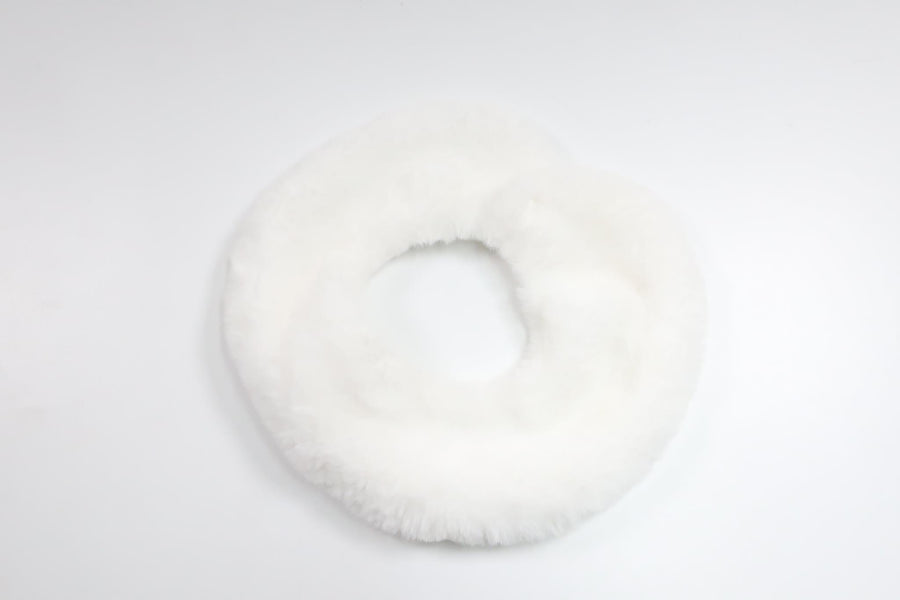 Haklapp i fleece från Kappahl - Storlek 86/92 - Vit