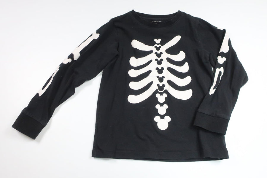 Tröja med skelett från Name It - Storlek 110 - Svart