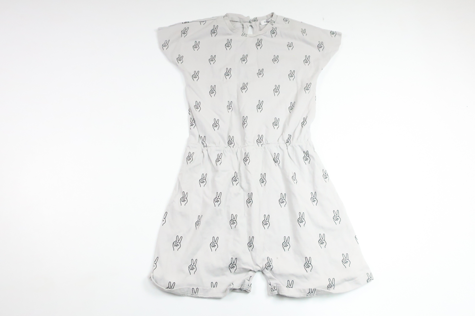 Jumpsuit från One We Like - Storlek 116 - Grå