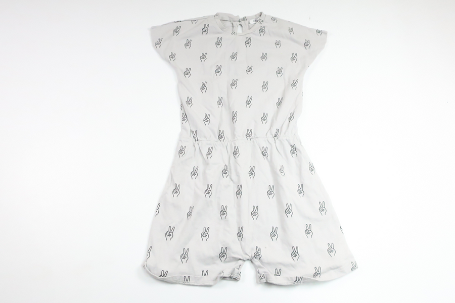 Jumpsuit från One We Like - Storlek 116 - Grå