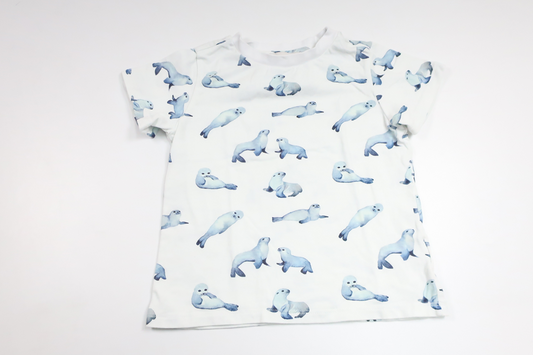 Tvådelad pyjamas med sälar från Charlie Tells - Storlek 98/104 - Vit