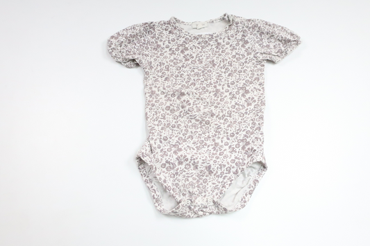 Blommig body från Newbie - Storlek 86 - Vit