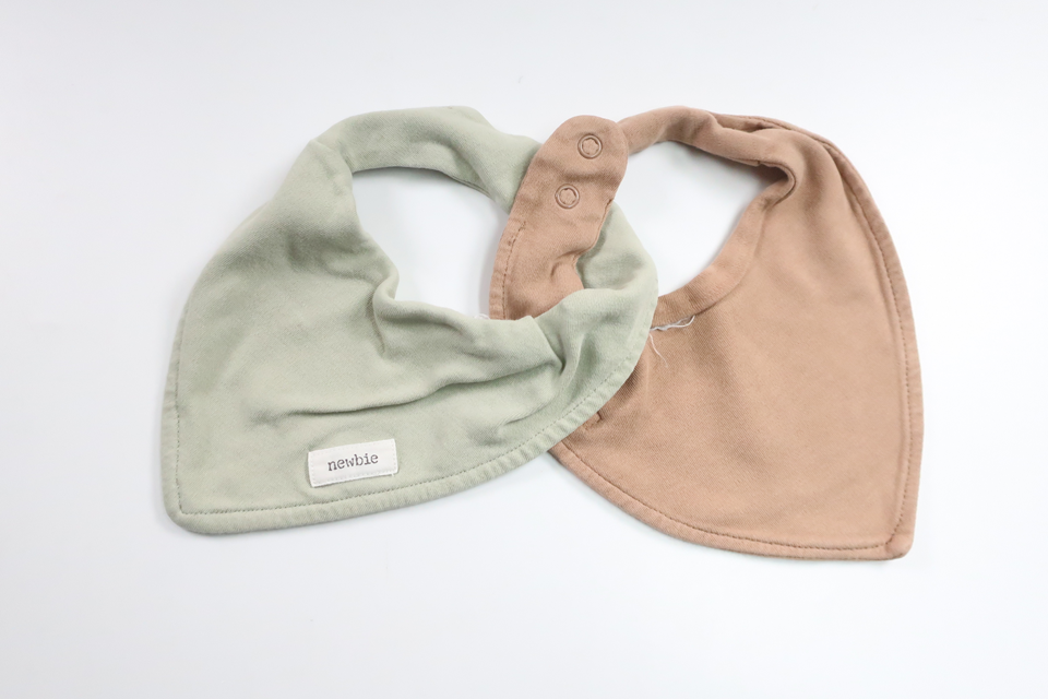 Tvåpack haklappar från Newbie - Storlek One size - Multi