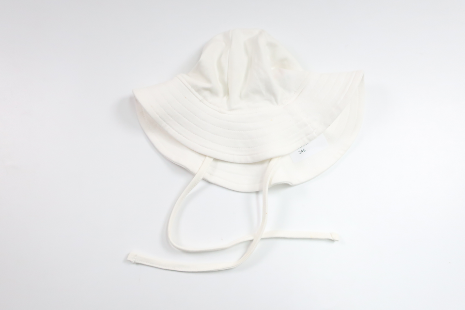 Mjuk solhatt från Lindex - Storlek 36/38 - Vit