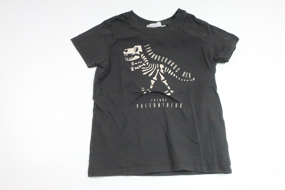 T-shirt från Denim Day - Storlek 110/116 - Grå