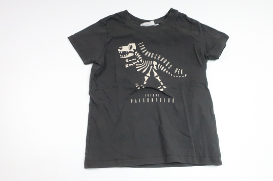 T-shirt från Denim Day - Storlek 110/116 - Grå