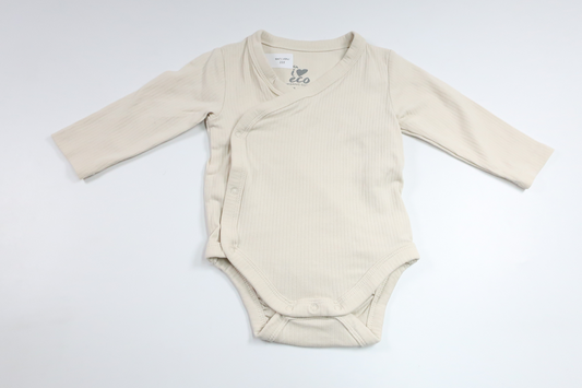 Ribbad omlottbody från ICA I Love Eco - Storlek 74 - Beige