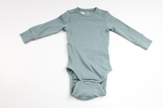 Ribbad body från BEBE - Storlek 70 - Grön