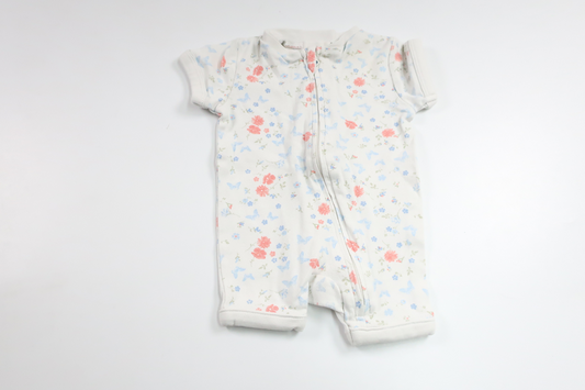Blommig pyjamas från Newbie - Storlek 50 - Vit