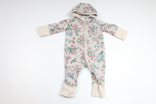 Blommig overall från Polarn o. Pyret - Storlek 62 - Beige