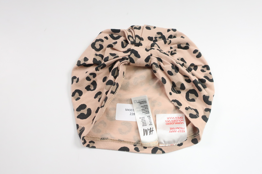 Leopardmönstrad mössa från H&M - Storlek 62/68 - Beige