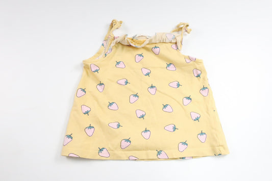 Linne med jordgubbar från Kappahl - Storlek 98/104 - Gul