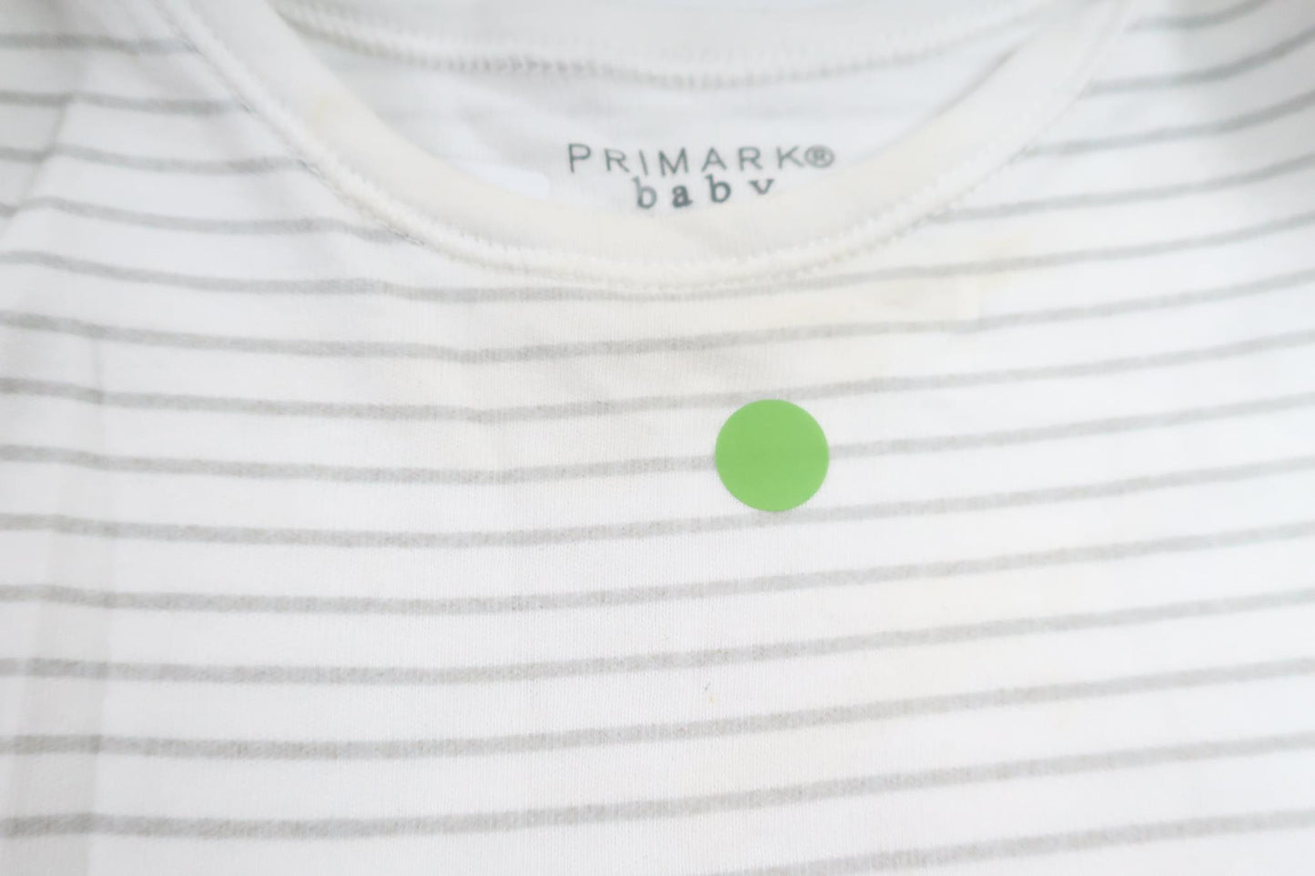 Randig body från Primark - Storlek 62 - Vit