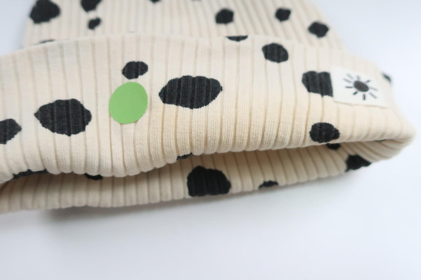 Ribbad mössa från Lindex - Storlek 36/38 - Benvit