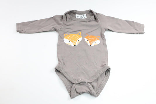 Body från Tilly & Maddox - Storlek 56 - Grå