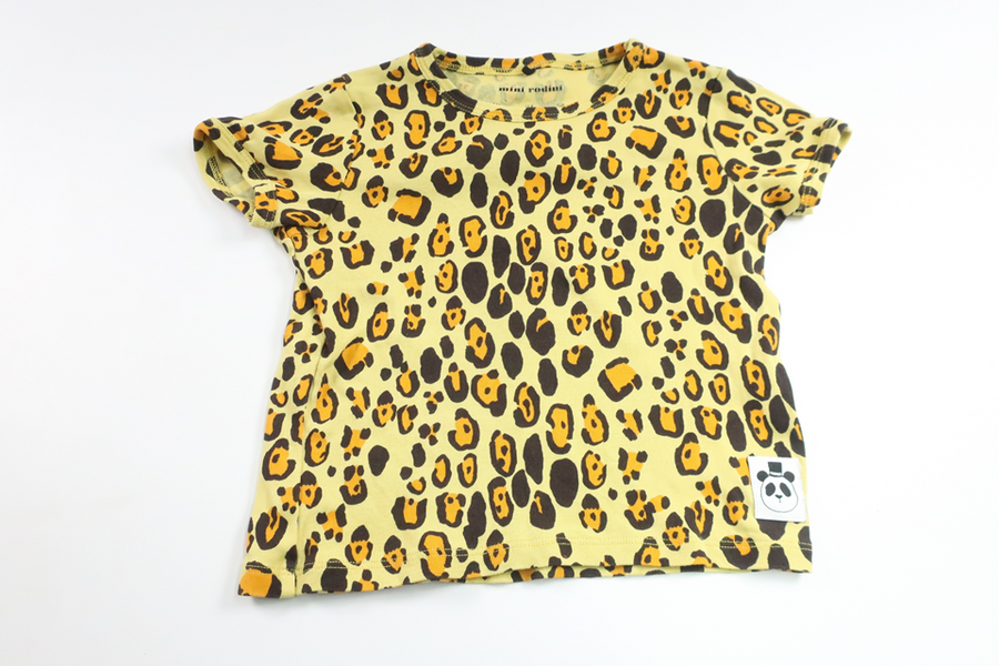 Leopardmönstrad t-shirt från Mini Rodini - Storlek 92/98 - Gul