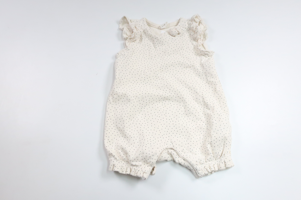 Prickig jumpsuit  från H&M - Storlek 68 - Vit