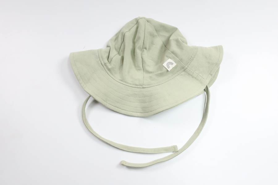 Mjuk solhatt från Lindex - Storlek 44/46 - Grön