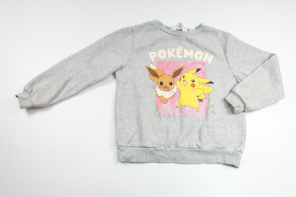 Sweatshirt Pokémon från H&M - Storlek 122/128 - Grå