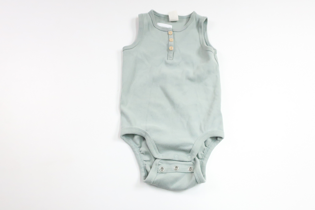 Ribbad linnebody från H&M - Storlek 80 - Grön