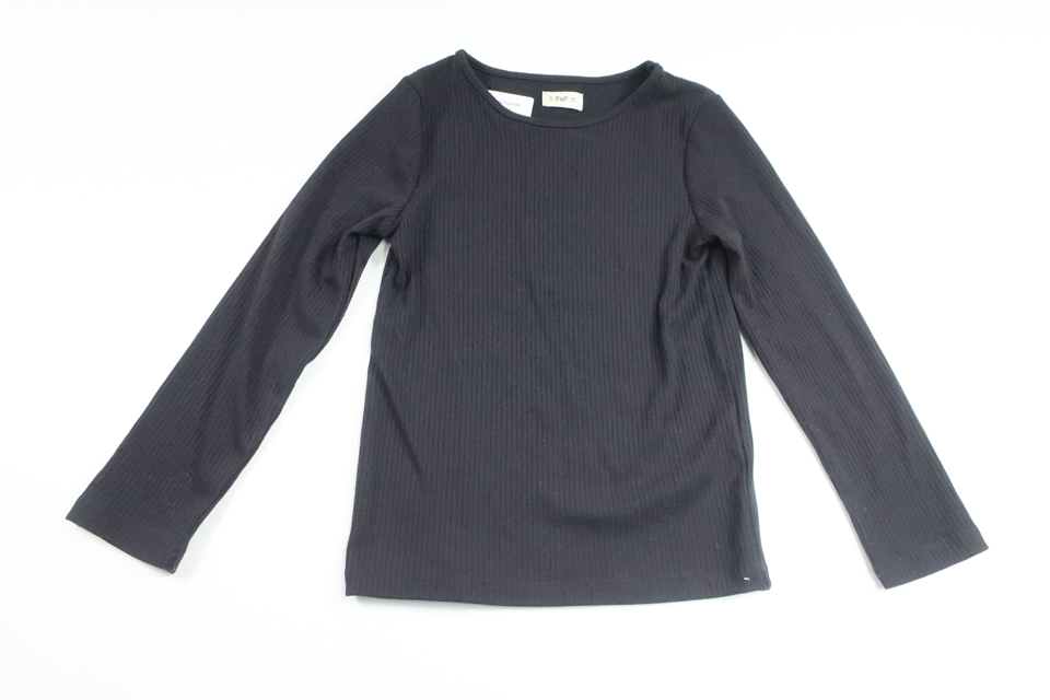 Ribbad tröja från F&F - Storlek 110/116 - Svart