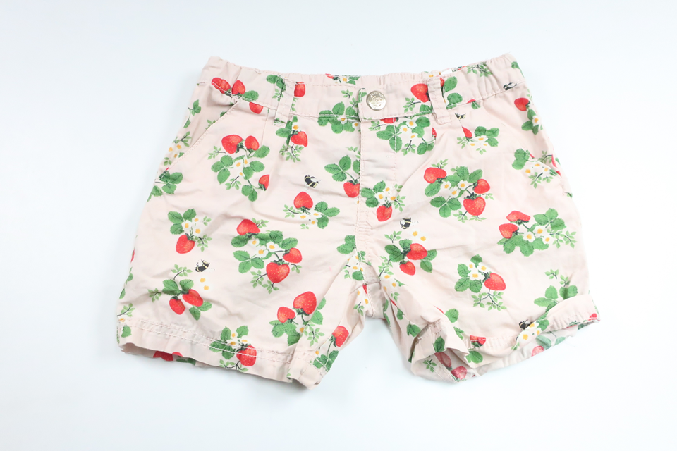 Shorts med jordgubbar från H&M - Storlek 110 - Rosa