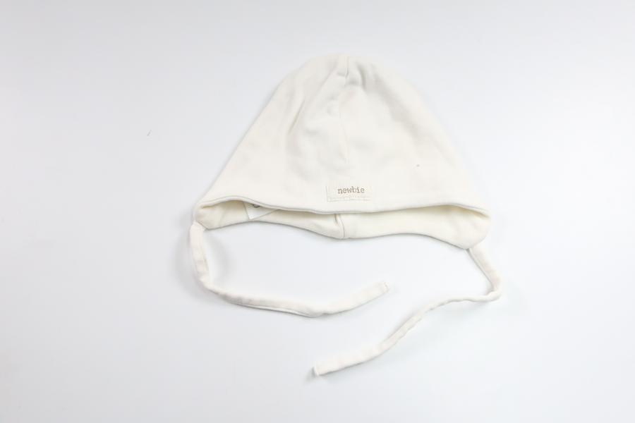 Mössa från Newbie - Storlek 40/42 - Benvit