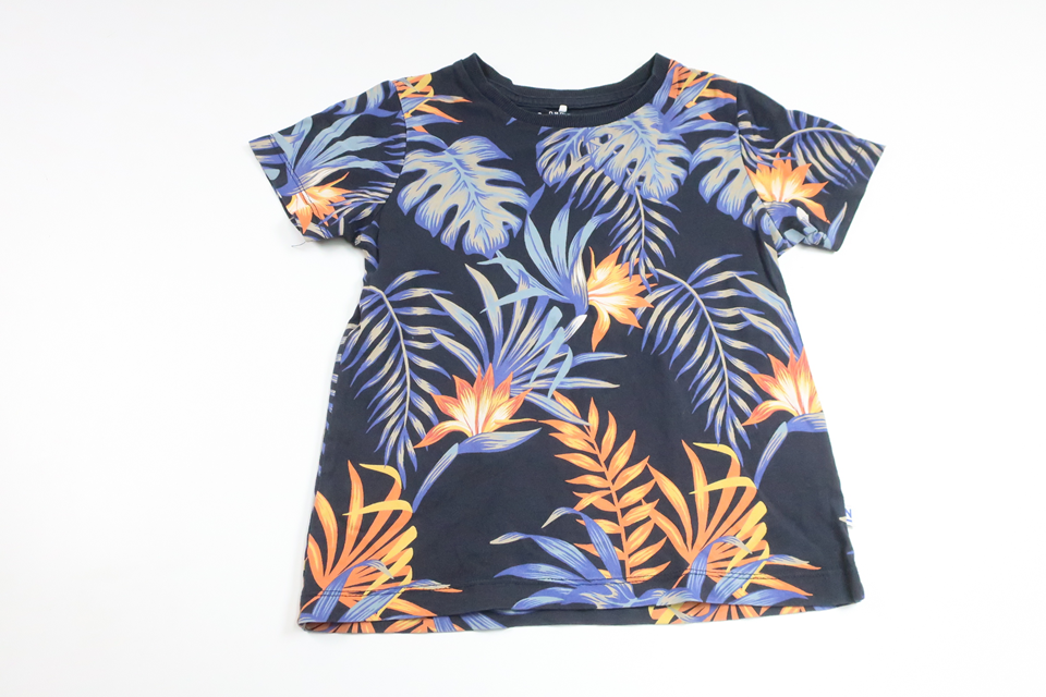 T-shirt från Name It - Storlek 116 - Marinblå