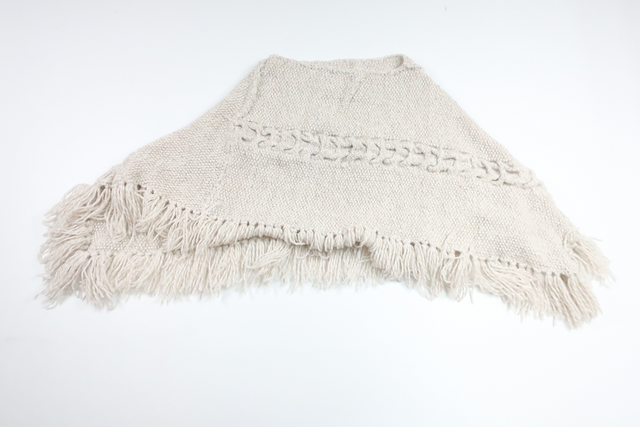 Stickad poncho från Okänt - Storlek 98/104 - Beige